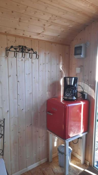 Zirkuswagen Glamping Fuer 2 Mit Veranda Kueche Netflix Parken Und Hofladen Steinhofel 외부 사진